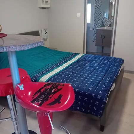 Marlynn Apartment *